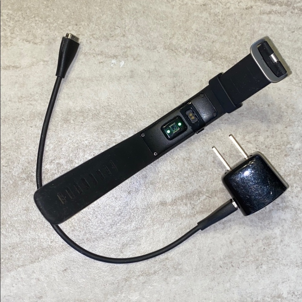 Fitbit - Picture 2 of 9